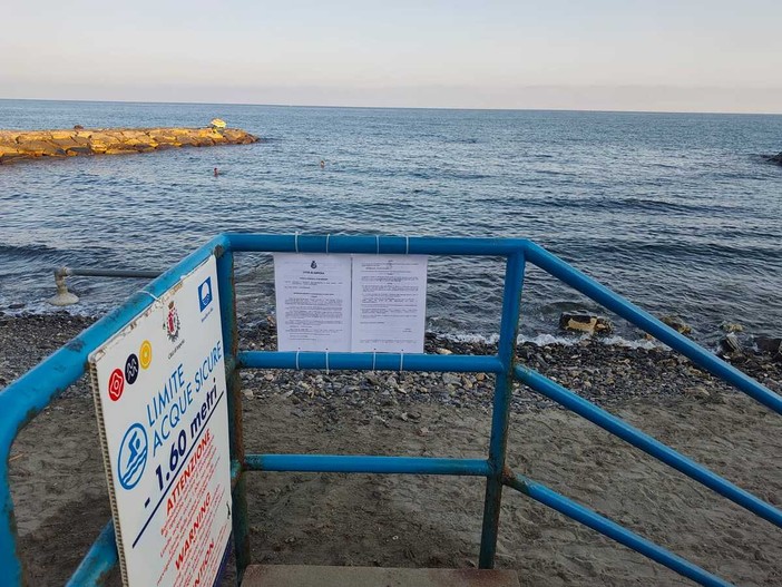 Imperia, resta confermato per ora il divieto di balneazione alla foce del Caramagna Imperia, resta confermato per ora il divieto di balneazione alla foce del Caramagna