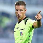 Calcio, Davide Massa di Imperia arbitra la partita tra Lecce e Verona