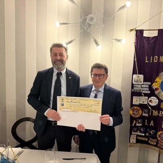Il Marathon Club Imperia dona 2.185 euro ai Lions per il Parco inclusivo