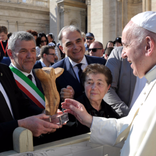 Imperia: 'Le città dell'Olio' incontrano Papa Francesco, il presidente Lupi &quot;Un giorno che non dimenticheremo&quot;