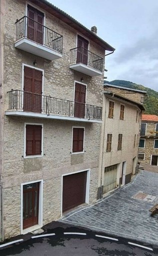 Mendatica punta sulla rinascita del centro storico: acquisita l’ex Pizzeria per rilanciare la ristorazione locale Mendatica punta sulla rinascita del centro storico: acquisita l’ex Pizzeria per rilanciare la ristorazione locale