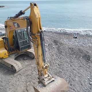 Iniziati i lavori di ripascimento delle spiagge nella zona Levante di Imperia