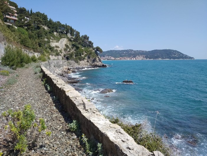 Ciclovia tirrenica nel ponente, il WWF: "La sede ferroviaria dismessa tra Andora e San Lorenzo sia infrastruttura di trasporto pubblico" Ciclovia tirrenica nel ponente, il WWF: "La sede ferroviaria dismessa tra Andora e San Lorenzo sia infrastruttura di trasporto pubblico"