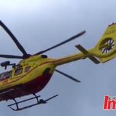 Imperia, gli sfugge il flessibile e si ferisce all'addome: trentacinquenne all'ospedale in codice rosso
