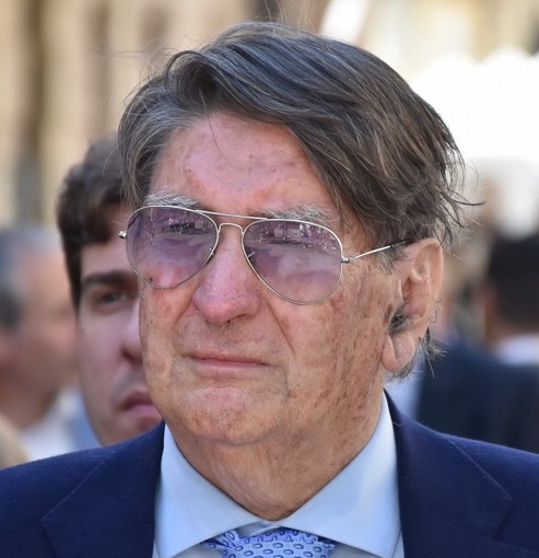 4 GIUGNO 2000. All'imperiese Enrico Lupi la presidenza della Femo, associazione mondiale per la tutela e la valorizzazione dell'ulivo e dell'olio extravergine