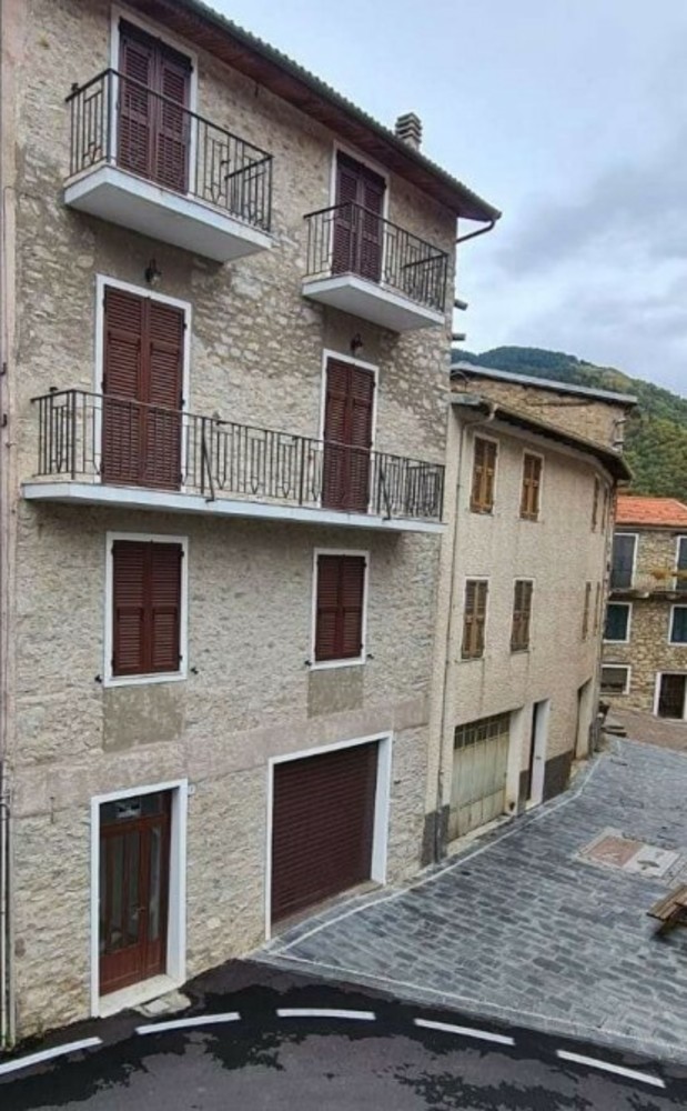 Mendatica punta sulla rinascita del centro storico: acquisita l’ex Pizzeria per rilanciare la ristorazione locale