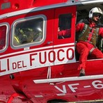 Allarme in mare a Cipressa, scatta la ricerca con l'elicottero dei vigili del fuoco Allarme in mare a Cipressa, scatta la ricerca con l'elicottero dei vigili del fuoco