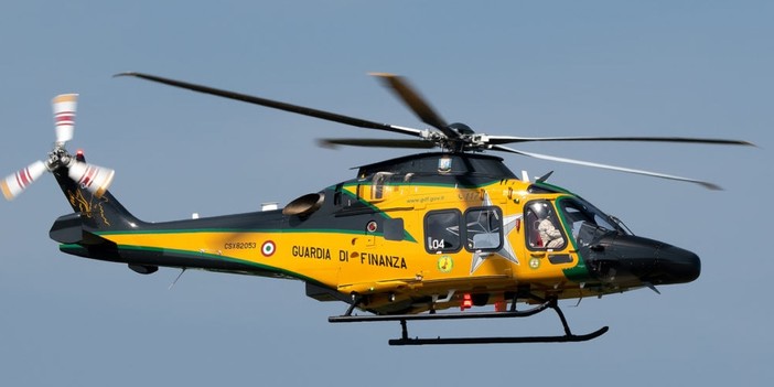 Elicottero della Guardia di Finanza scopre coltivazione di marijuana