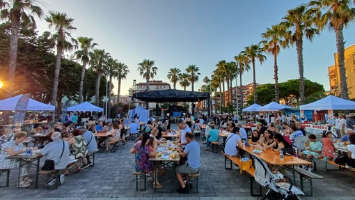 A San Bartolomeo al Mare un’estate lunga sino alle porte dell’autunno A San Bartolomeo al Mare un’estate lunga sino alle porte dell’autunno