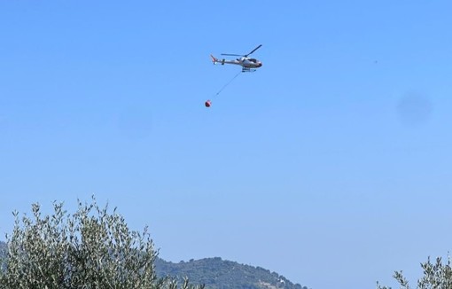 Incendio di Diano San Pietro, fiamme di probabile origine dolosa