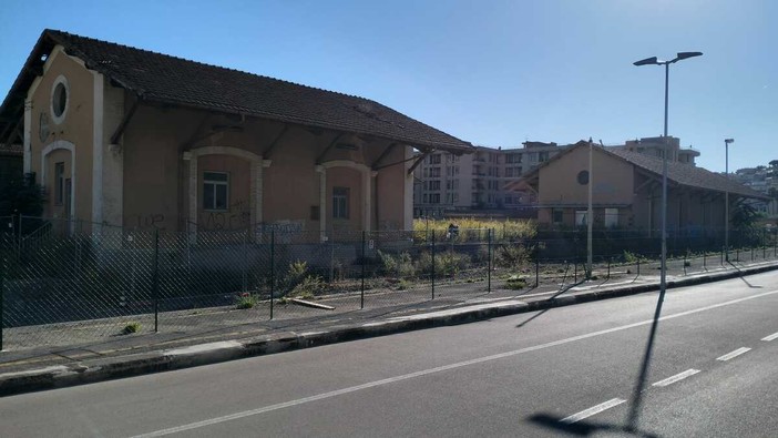 Il Pd contro l’arrivo di Esselunga a Imperia: “Scelte urbanistiche miopi, l’amministrazione Scajola si assuma le proprie responsabilità” Il Pd contro l’arrivo di Esselunga a Imperia: “Scelte urbanistiche miopi, l’amministrazione Scajola si assuma le proprie responsabilità”