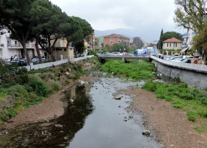 Goletta Verde, a Diano Marina mare inquinato: allarme alla foce del torrente San Pietro Goletta Verde, a Diano Marina mare inquinato: allarme alla foce del torrente San Pietro