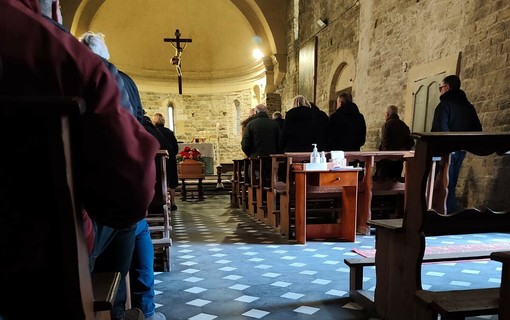 L’ultimo saluto a Danilo Bracco nella chiesa di Torrazza L’ultimo saluto a Danilo Bracco nella chiesa di Torrazza