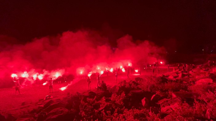 "Tanti auguri Imperia!", firmato gli Ultras: fuochi d'artificio e fumogeni per il compleanno del club (video)