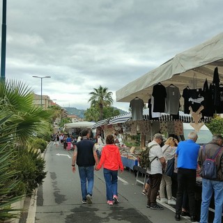 La Fiera dell’Angelo dà il benvenuto all’autunno sul lungomare Vespucci