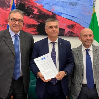 Porti, Rixi: Mit, Inail e Assoporti firmano protocollo sicurezza