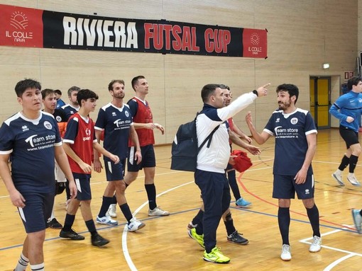 Il Caramagna riceve l'applaudo del suo pubblico dopo  la finalina