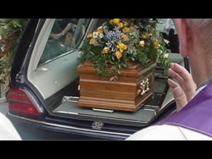 Organizzare un ricevimento post funerale con le onoranze funebri Imola Organizzare un ricevimento post funerale con le onoranze funebri Imola
