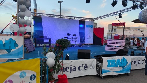 Oneglia, doppio appuntamento tra musica, arte e sport in banchina Aicardi Oneglia, doppio appuntamento tra musica, arte e sport in banchina Aicardi