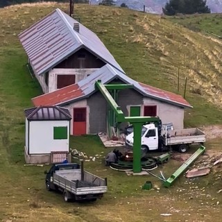Addio alla sciovia plateau, smantellato l'impianto che ha fatto la storia delle Alpi Liguri