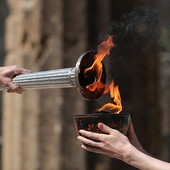 La Riviera accende il suo weekend: la Fiamma Olimpica attraversa il Ponente e la cultura riempie teatri, piazze e borghi