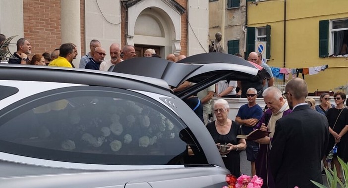 Imperia, folla per l’ultimo saluto ad Andrea Ricci Imperia, folla per l’ultimo saluto ad Andrea Ricci