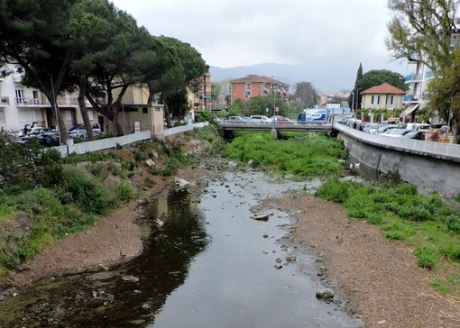 Goletta Verde, a Diano Marina mare inquinato: allarme alla foce del torrente San Pietro Goletta Verde, a Diano Marina mare inquinato: allarme alla foce del torrente San Pietro