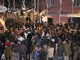 Ventimiglia: circa 150 i partecipanti al flash mob delle Sardine Ponentine alla vigilia della Giornata della Memoria (foto e video)