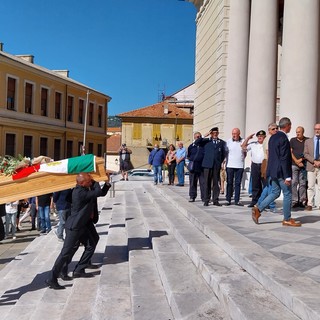 Funerale del comandante Serafini, don Lucio: "La sua avventura marinara è divenuta realtà nel museo"