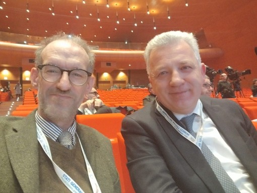 A sinistra Natta, a destra il sindaco di Spezia Pierluigi Peracchini