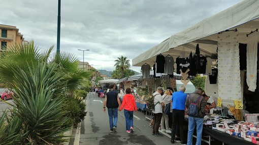 La Fiera dell’Angelo dà il benvenuto all’autunno sul lungomare Vespucci