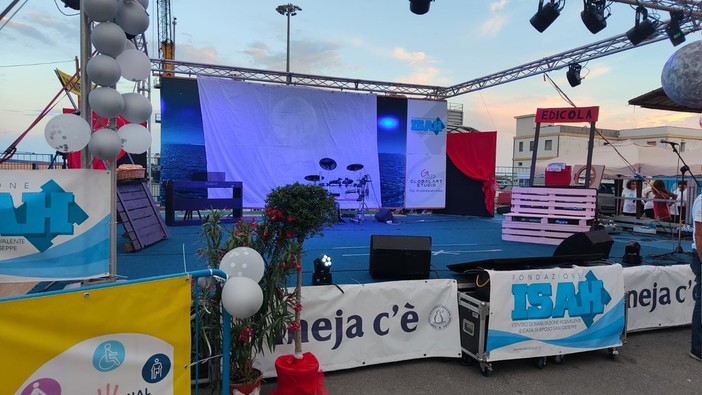 Oneglia, doppio appuntamento tra musica, arte e sport in banchina Aicardi Oneglia, doppio appuntamento tra musica, arte e sport in banchina Aicardi