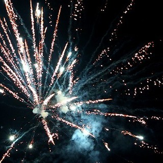 Notte fonda a Imperia e c'è chi festeggia con i fuochi d'artificio fuorilegge