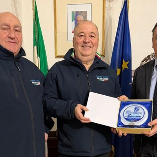 Incontro tra il Prefetto di Imperia e il Moto Club della Polizia di Stato Incontro tra il Prefetto di Imperia e il Moto Club della Polizia di Stato