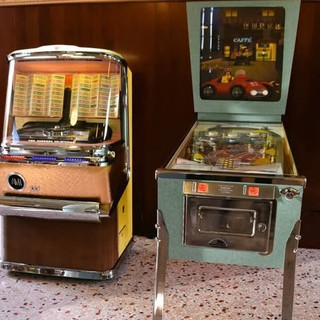 L’AMARCORD DEL SABATO. Quando nei bar giocavamo a flipper, ascoltavamo i dischi al jukebox e stavamo in coda ad aspettare il nostro turno al calcio balilla