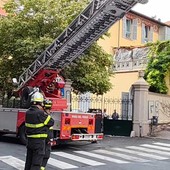 Fulmine sulla chiesa dei Frati Minimi di Oneglia, taglio frontale del campanile