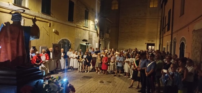 A San Bartolomeo la Festa Patronale con la preghiera per la Pace e i lumini in mare A San Bartolomeo la Festa Patronale con la preghiera per la Pace e i lumini in mare