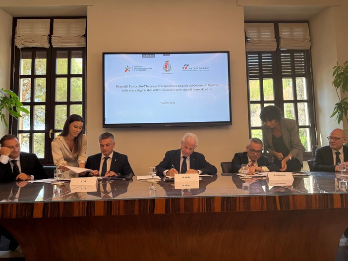 Firmato a Imperia il protocollo per l’acquisizione dell’ex stazione di Porto Maurizio Firmato a Imperia il protocollo per l’acquisizione dell’ex stazione di Porto Maurizio