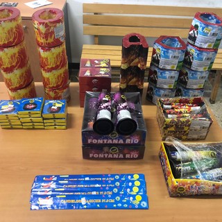 Imperia: vendita illecita di fuochi d'artificio pericolosi, Polizia denuncia commerciante e sequestra 110 pezzi Imperia: vendita illecita di fuochi d'artificio pericolosi, Polizia denuncia commerciante e sequestra 110 pezzi