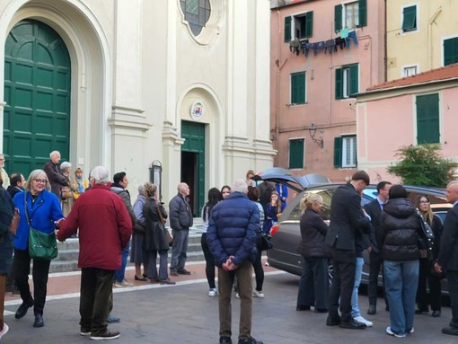 L'ultimo saluto al comandante Giancarlo Terrone, l’uomo che aveva il mare negli occhi