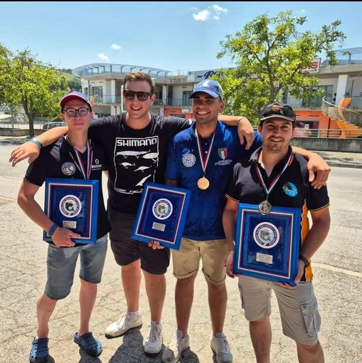 Brilla l'argento di Federico Massabò ai Campionati Italiani Under 23 di pesca alla trota Brilla l'argento di Federico Massabò ai Campionati Italiani Under 23 di pesca alla trota