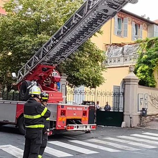 Fulmine sulla chiesa dei Frati Minimi di Oneglia, taglio frontale del campanile