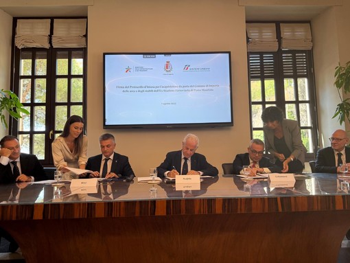 Firmato a Imperia il protocollo per l’acquisizione dell’ex stazione di Porto Maurizio Firmato a Imperia il protocollo per l’acquisizione dell’ex stazione di Porto Maurizio