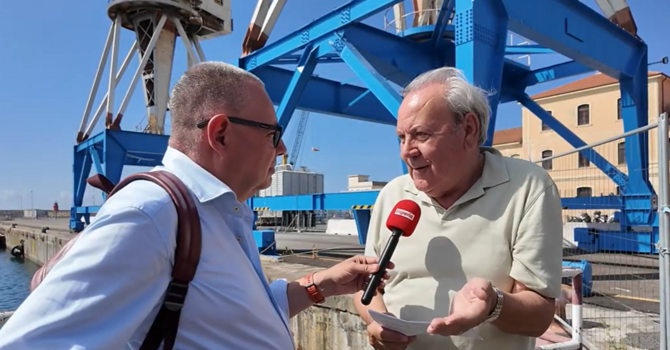 C'ERA UNA VOLTA. Le curiosità del porto di Oneglia: i Camalli, la Ciumbaccada e... Ciantafurche (Video)