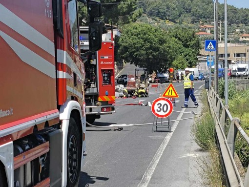 Fuga di gas a Barcheto: intervento dei vigili del fuoco e strada chiusa Fuga di gas a Barcheto: intervento dei vigili del fuoco e strada chiusa