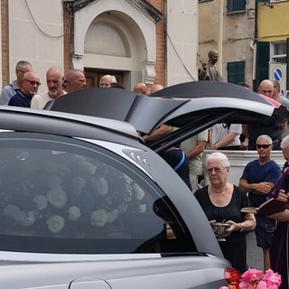 Imperia, folla per l’ultimo saluto ad Andrea Ricci