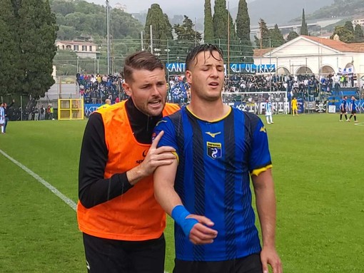 Conti esce dal campo dopo il rosso consolato da Trucco                                                              (Foto Flammia)