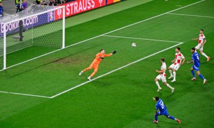 Ci sono gli Europei, la Rai non si vede e scoppia la protesta a Imperia: “Paghiamo il canone per cosa?” Ci sono gli Europei, la Rai non si vede e scoppia la protesta a Imperia: “Paghiamo il canone per cosa?”