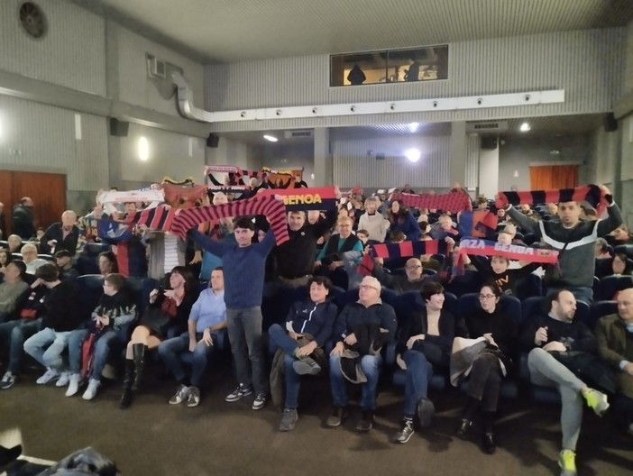 "Genoa, comunque e ovunque", pienone al Centrale per il docufilm sul Grifone