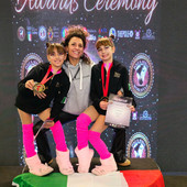 Cerchio aereo, le giovani Lucilla e Dorotea sono campionesse mondiali (video) Cerchio aereo, le giovani Lucilla e Dorotea sono campionesse mondiali (video)